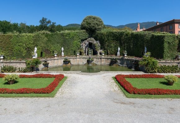 teatro d'acqua vista insieme Villa Reale di Marlia