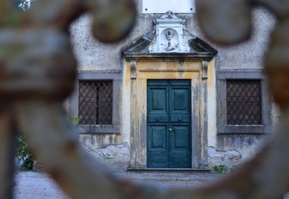 Inngresso Cappella di San Francesco Saverio, Villa Reale di Marlia