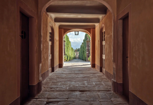 Vista del viale dall'interno della Palazzina dell'Orologio - Foto L. Bartoli