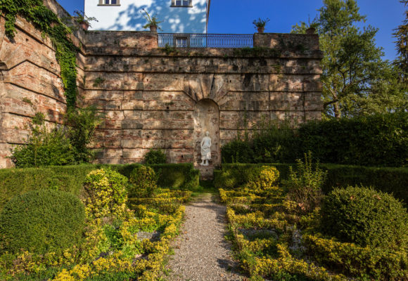 Giardino all'Italiana davanti alla Villa del Vescovo - Vincenzo Tambasco